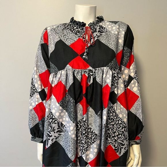Hand Crafted Quilted Patchwork Printed Dress Grey, Red and White One size - Picture 4 of 16
